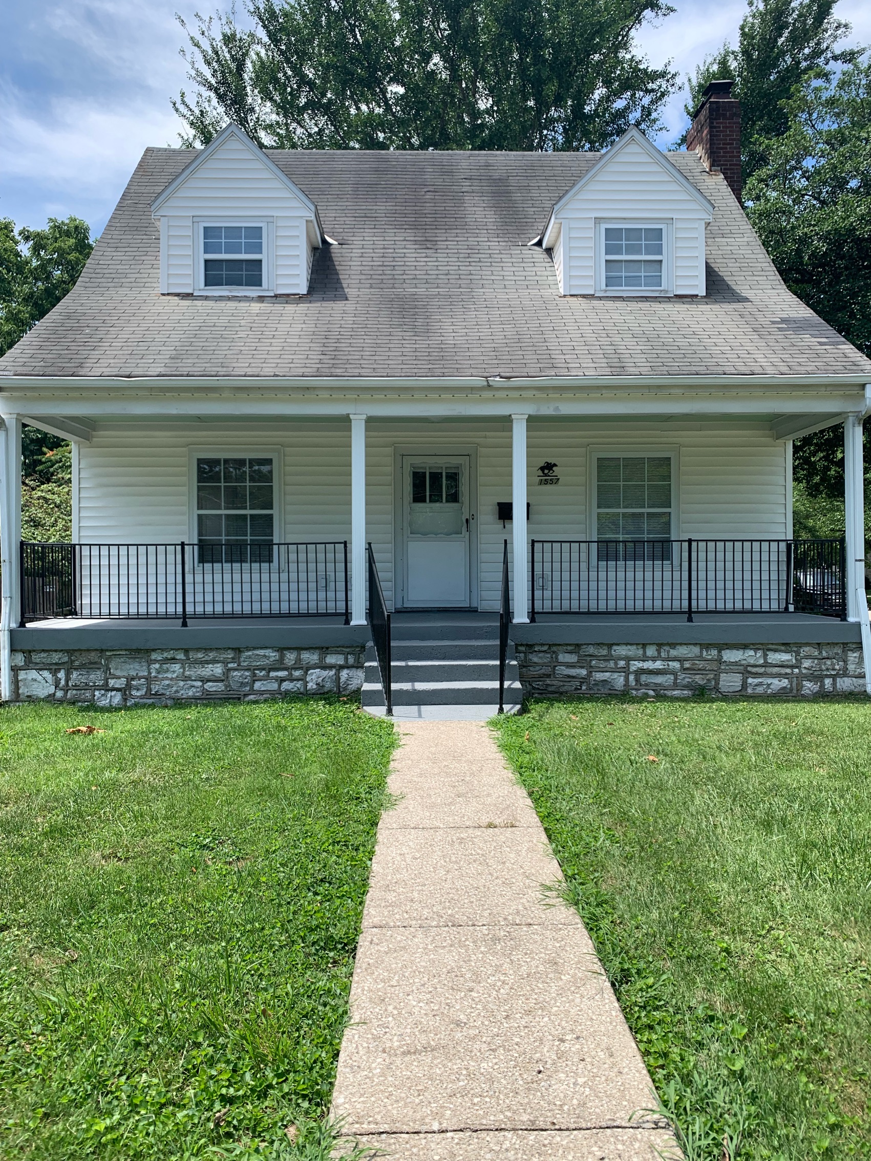 1557 Elizabeth Street